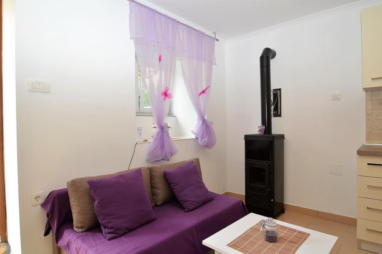 Apartment Hrasta Vrana  Екстер'єр фото