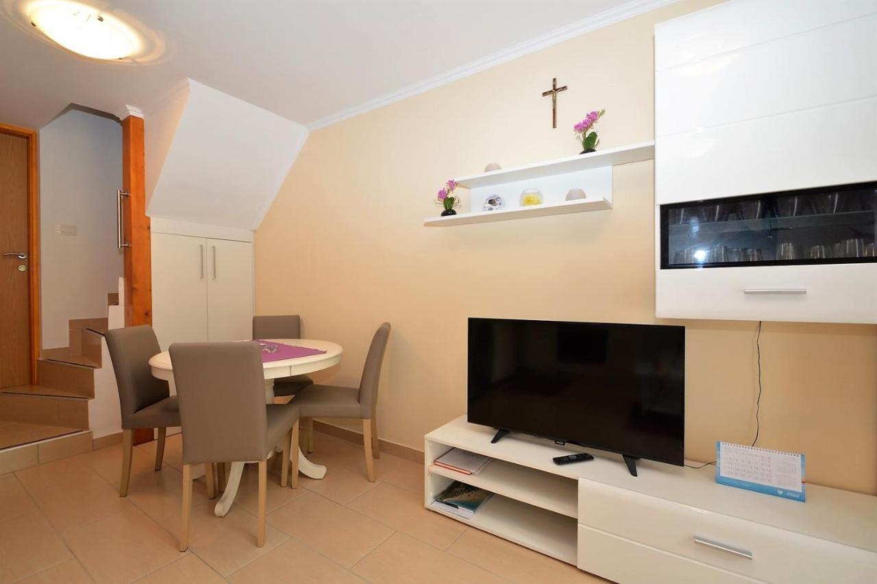 Apartment Hrasta Vrana  Екстер'єр фото