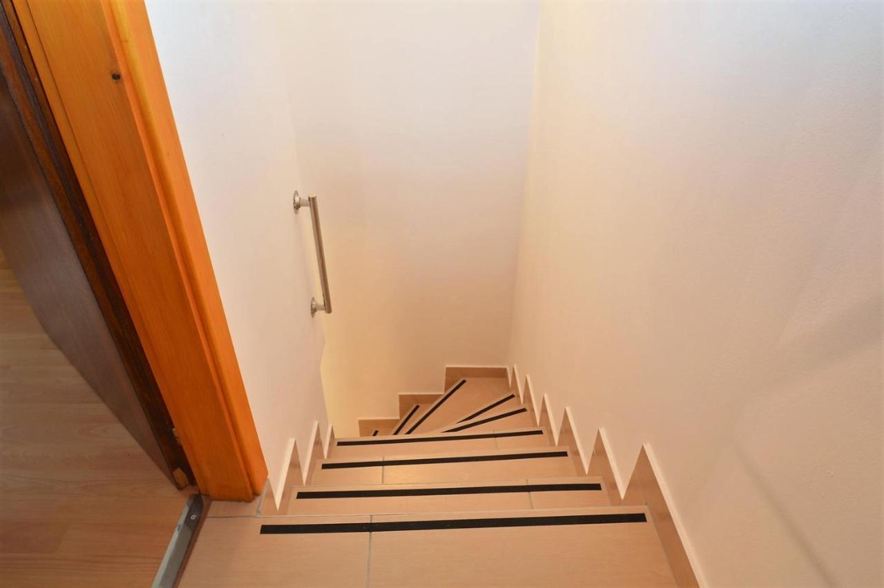 Apartment Hrasta Vrana  Екстер'єр фото