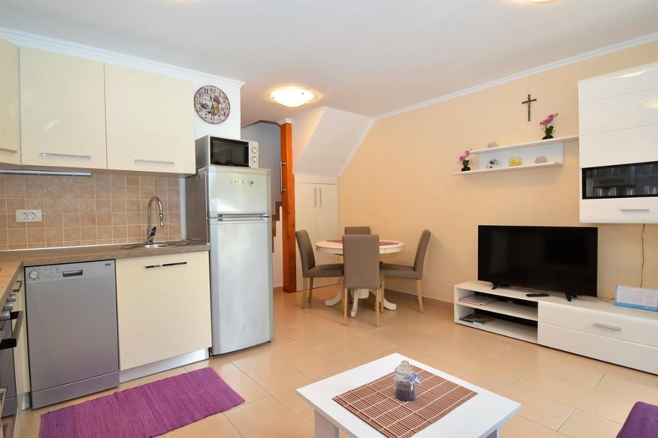 Apartment Hrasta Vrana  Екстер'єр фото