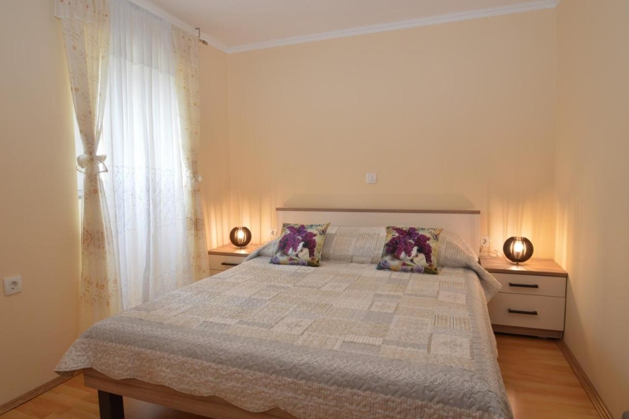 Apartment Hrasta Vrana  Екстер'єр фото